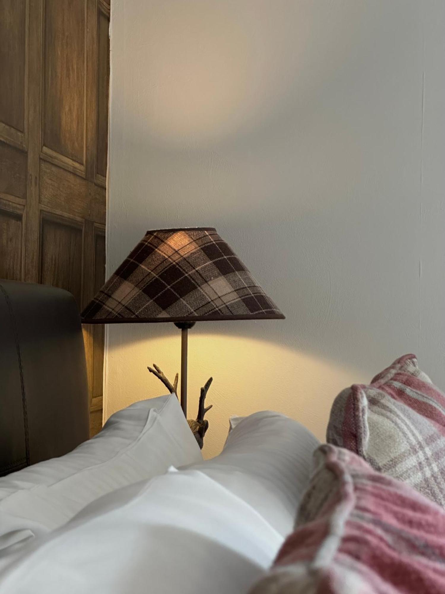 The Tobermory Hotel Bagian luar foto