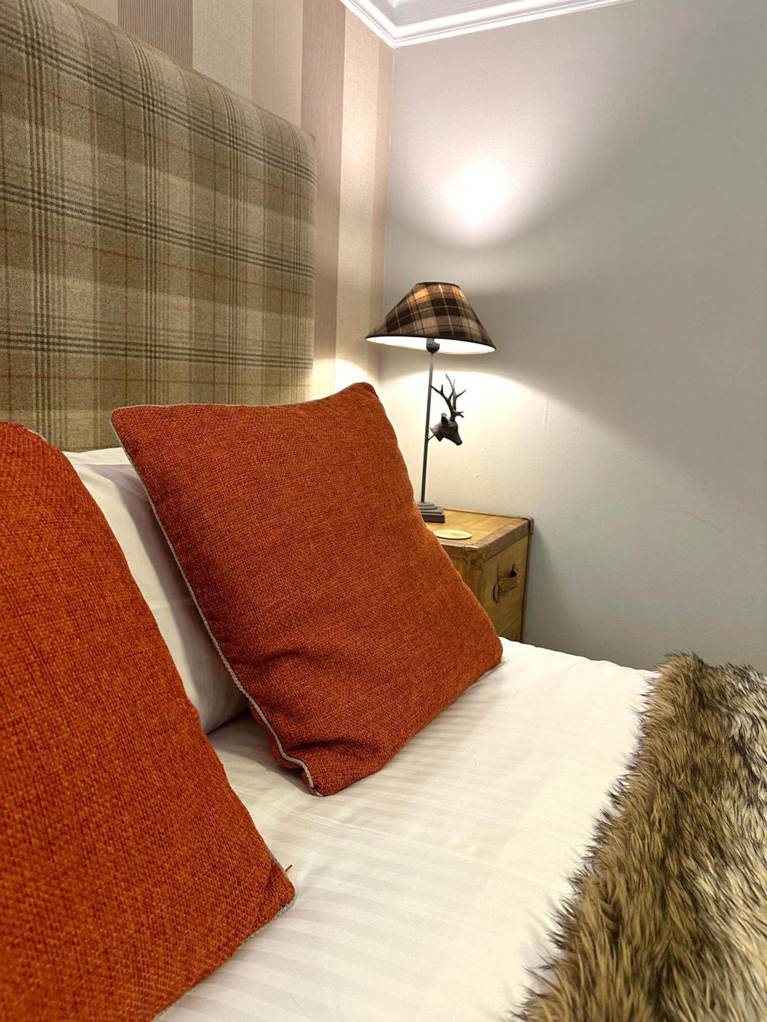 The Tobermory Hotel Bagian luar foto