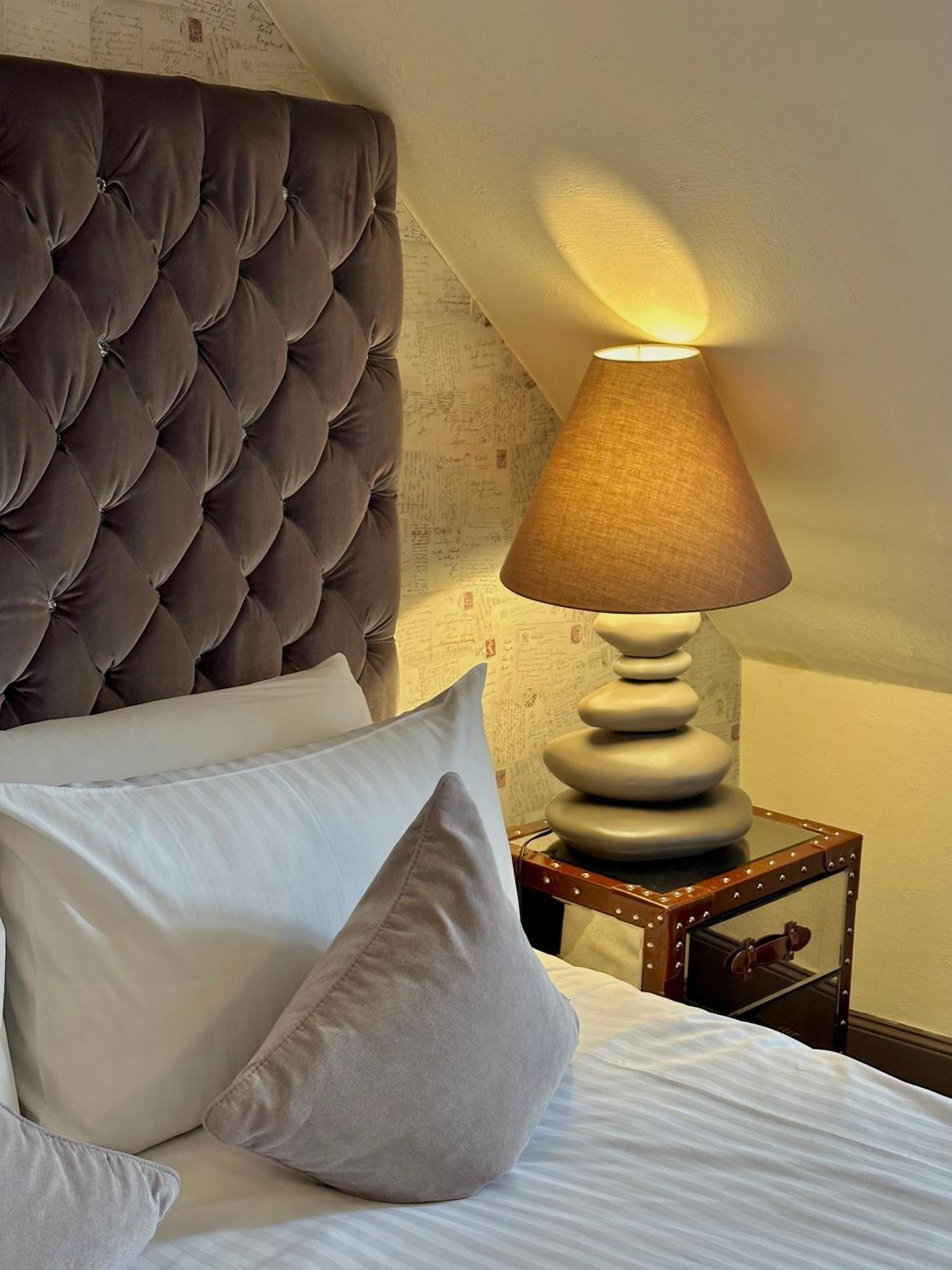 The Tobermory Hotel Bagian luar foto