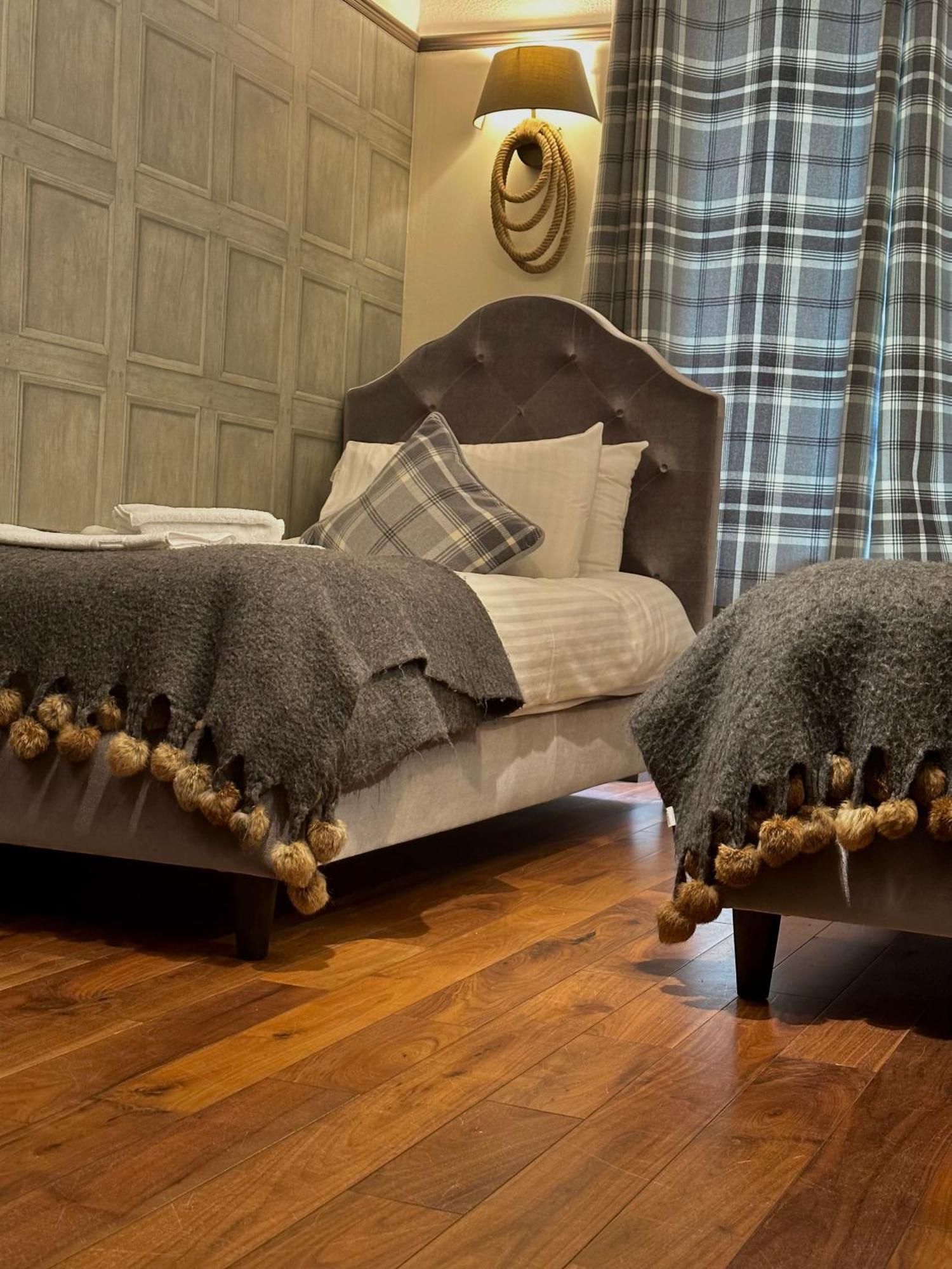 The Tobermory Hotel Bagian luar foto
