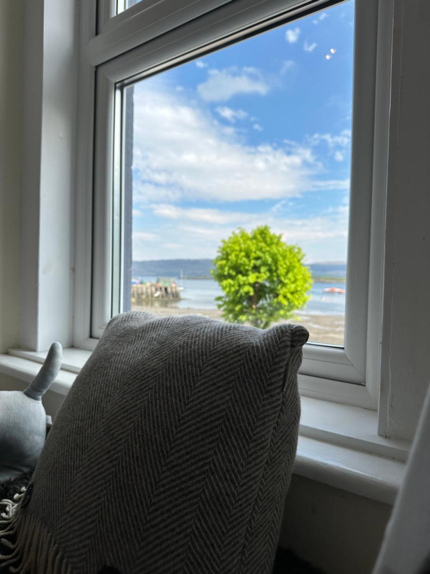 The Tobermory Hotel Bagian luar foto