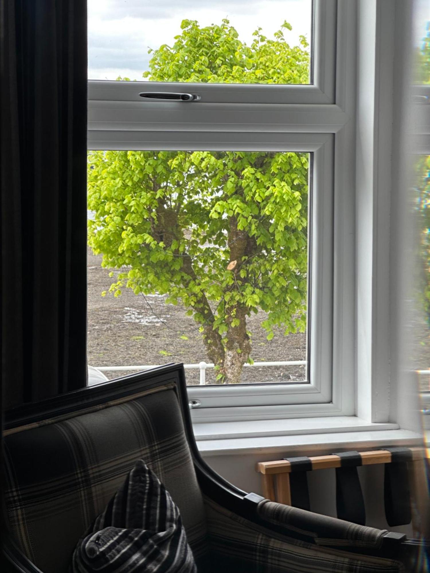 The Tobermory Hotel Bagian luar foto